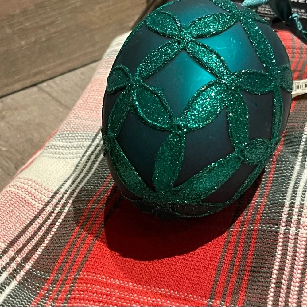 Williams Sonoma emerald green Christmas ornament